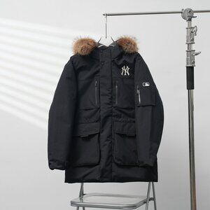 MLB Yankees Black Fur Collar Hooded Down Jacket